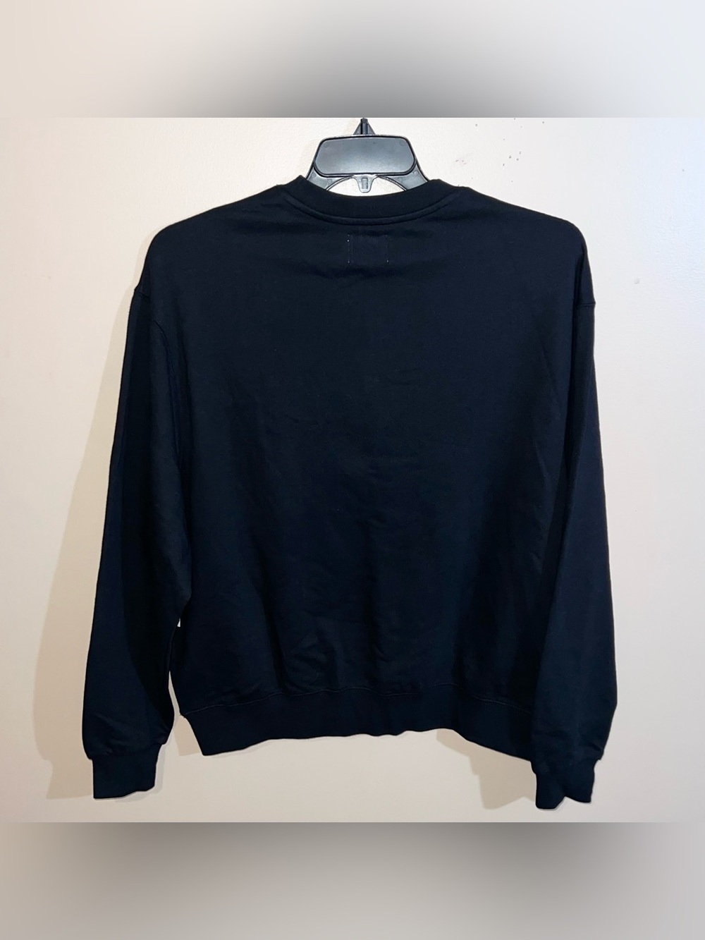 Virgin Voyages Long Sleeve Studded Crewneck Sweatshirt Women’s M Black Red - Picture 5 of 6